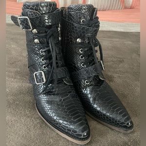 **SOLD** Freebird FAUNA